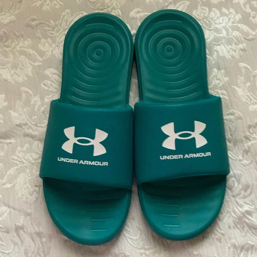 - - - - UNNDER ARMOUR Sandals pretty good